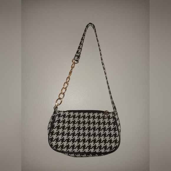 Mommy & Me Houndstooth Dress Set - Picture 4 of 13